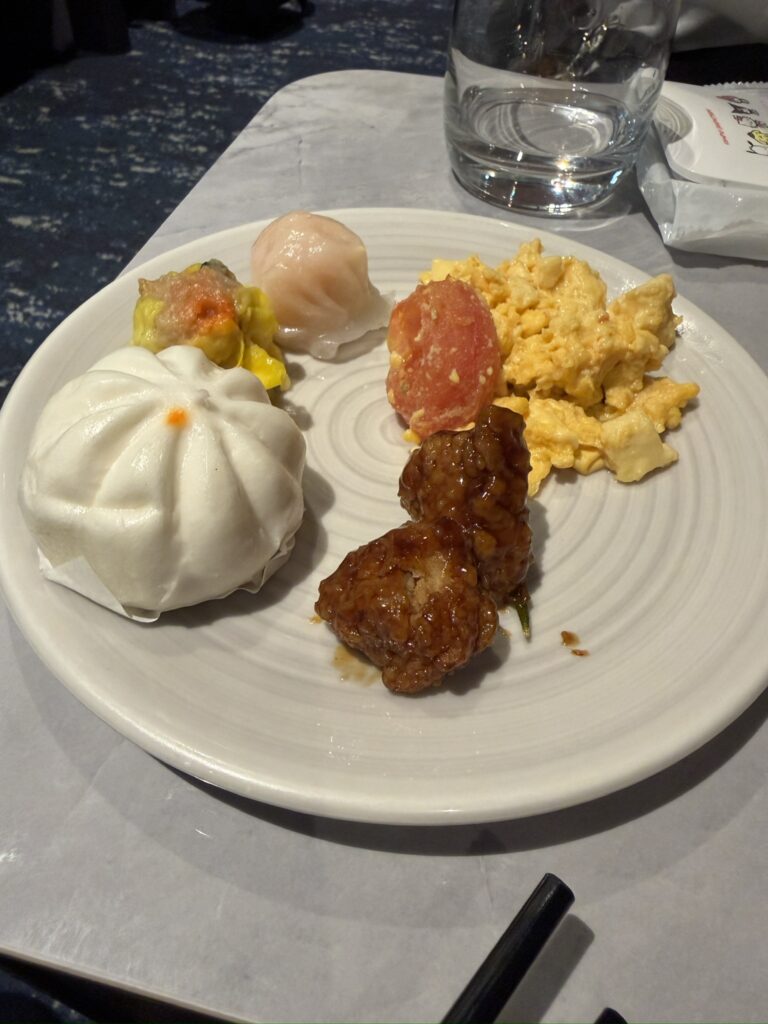 ラウンジの軽食02